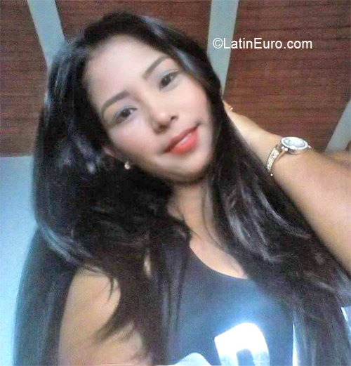 Date this foxy Colombia girl Luz from Villavicencio CO26591