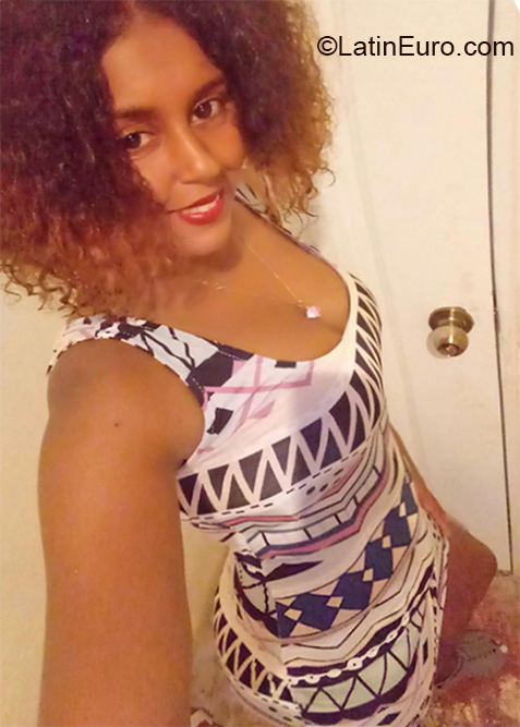 Date this young Dominican Republic girl Yosi from San Pedro de Macoris DO37158