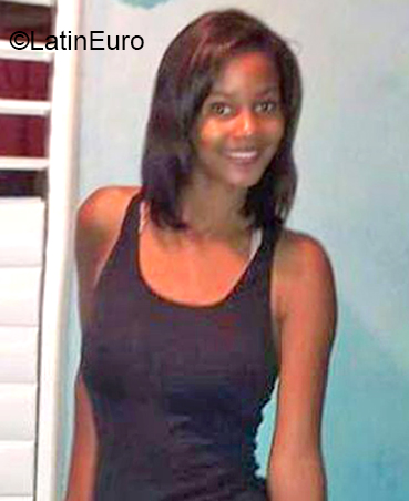 Date this voluptuous Dominican Republic girl Yasmaris from Santiago DO37173
