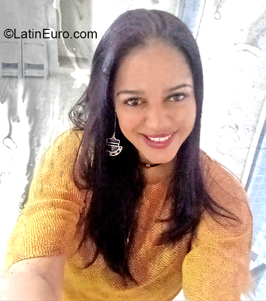 Date this lovely Brazil girl Marisa from Rio De Janeiro BR11029