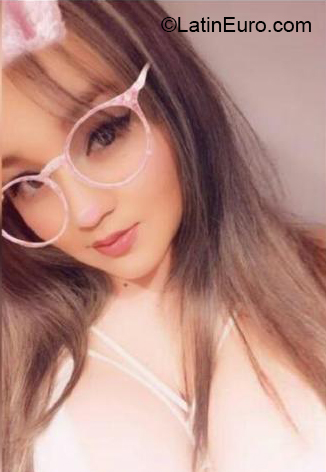 Date this foxy Colombia girl Paola from Bogota CO26707