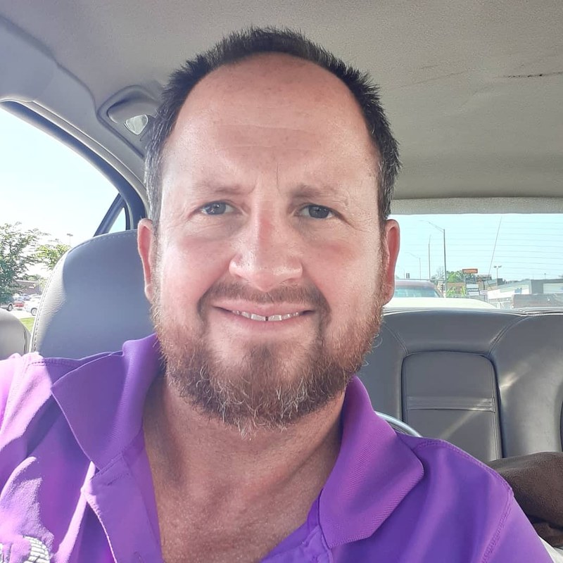 Date this voluptuous United States man American from Lincoln US20609