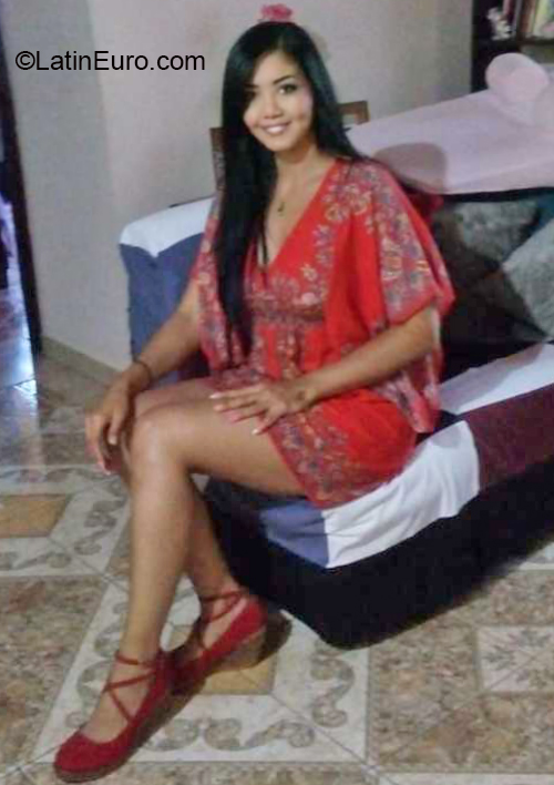Date this voluptuous Colombia girl Mayte from Pereira CO30301