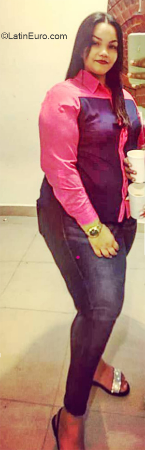 Date this voluptuous Dominican Republic girl Oscarina from Higuey DO37341