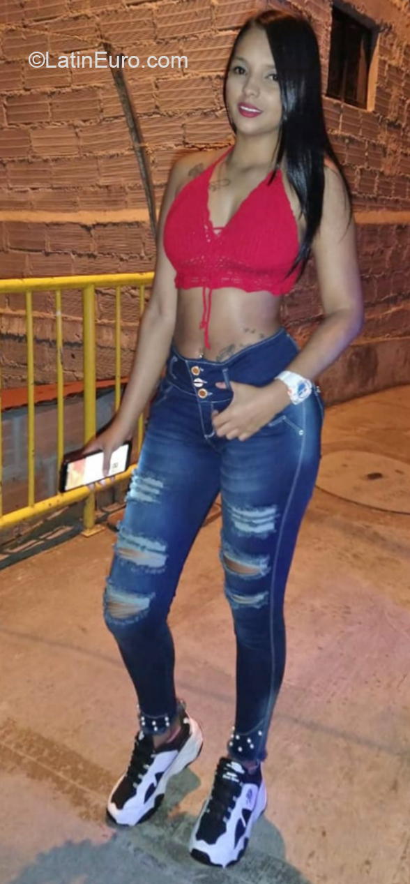 Date this tall Colombia girl Samantha from Medellin CO26774