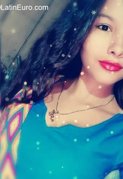 Date this charming Colombia girl Ingrid from Florencia CO26776