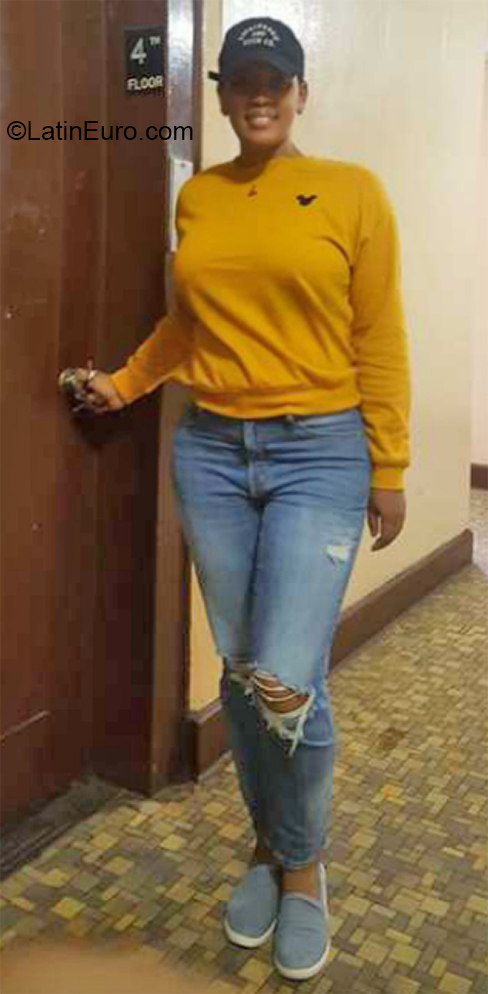 Date this athletic Dominican Republic girl Mara from María Trinidad Sanchez Cabrera DO37370