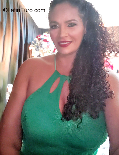 Date this pretty Brazil girl Edi from Palmas BR11042