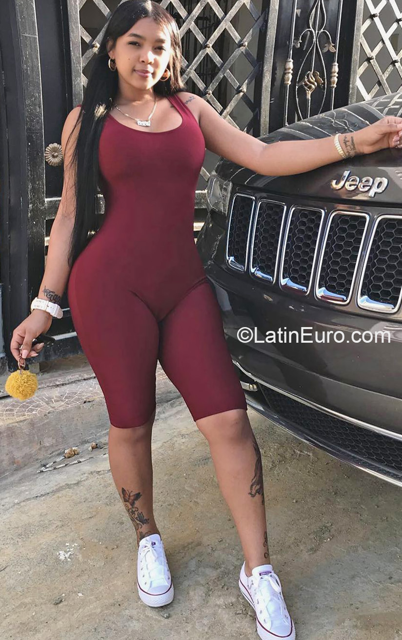 Date this sultry Dominican Republic girl Yokari - Radisy from Santo Domingo DO38105