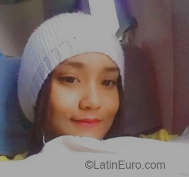 Date this georgeous Dominican Republic girl Zeuni from Santo Domingo DO37438