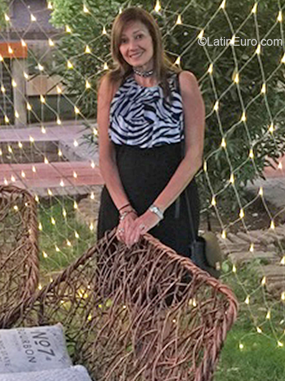 Date this attractive Chile girl Carmen from San Francisco VE3010