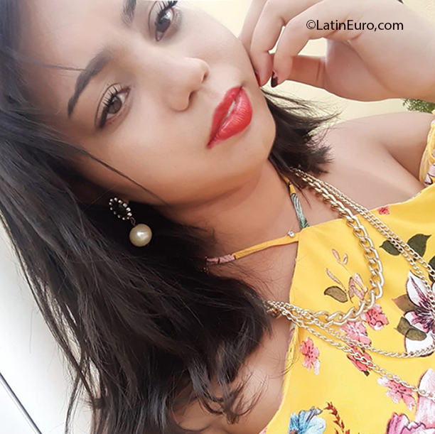 Date this tall Brazil girl Maria from Santa Rita BR11203