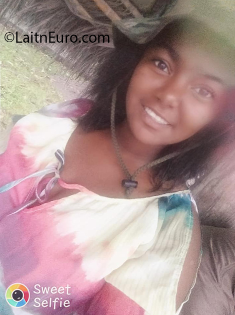 Date this gorgeous Ecuador girl Karina from Shushufindi EC437