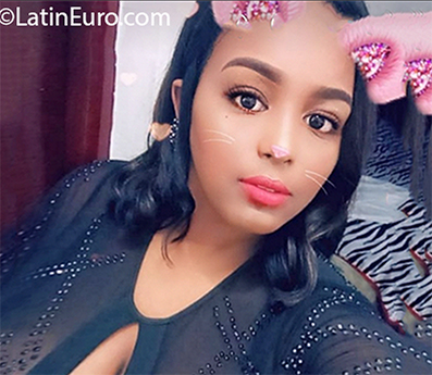 Date this happy Dominican Republic girl Maria from Santo Domingo DO37533
