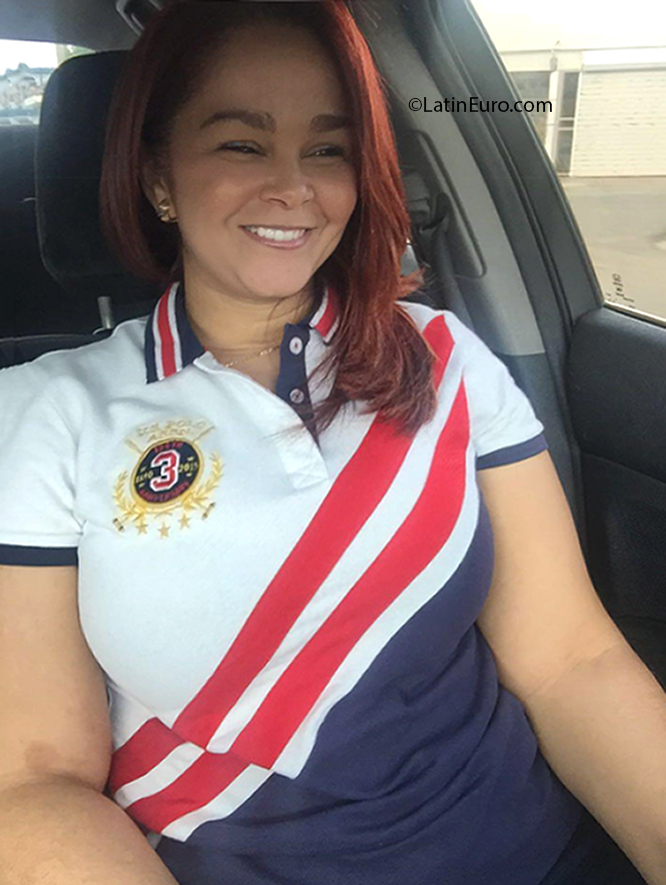 Date this young Dominican Republic girl Minerva from Santo Domingo DO37589