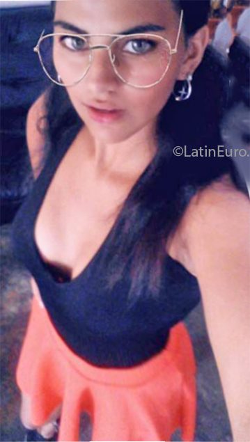 Date this nice looking Venezuela girl Madelin from Cabimas VE3038