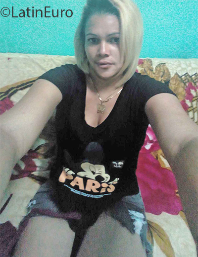 Date this funny Cuba girl Lily from Havana CU666