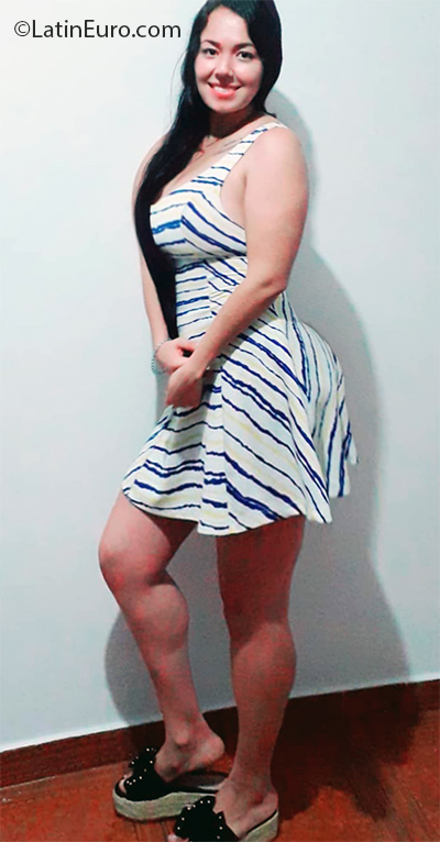 Date this young Colombia girl Laura from Ibaque CO26986