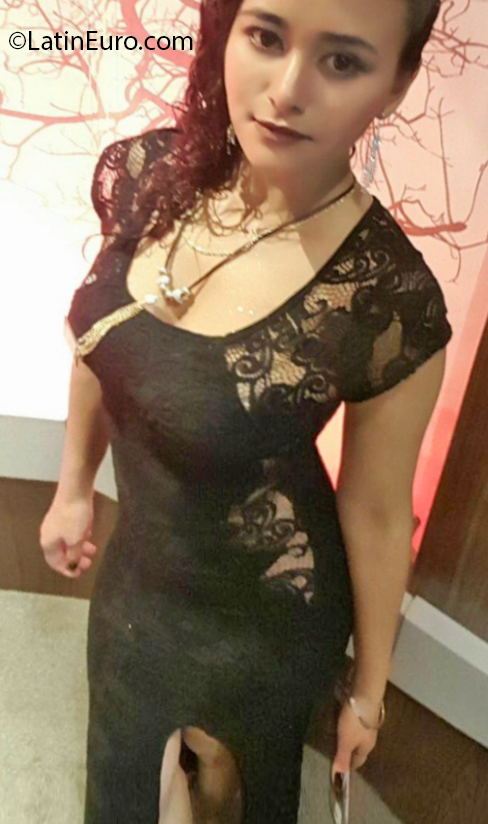 Date this hot Colombia girl Patricia from Bogota CO27341