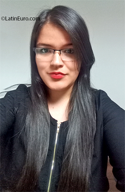 Date this good-looking Colombia girl Kelly from Medellin CO26990