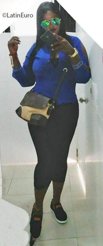 Date this nice looking Dominican Republic girl Violet from Higuey DO37673