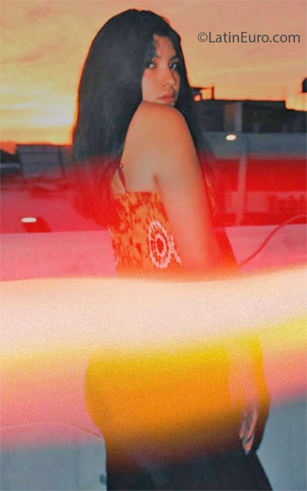 Date this attractive Peru girl Vivian from Araquipa PE1526