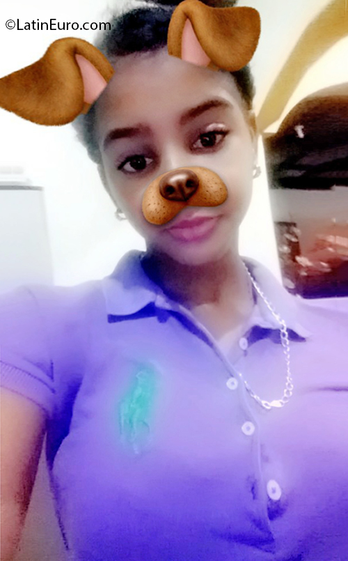 Date this sensual Dominican Republic girl Luci from La Vega DO37754