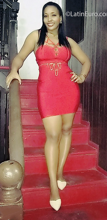 Date this pretty Cuba girl Aloity from Santiago de Cuba CU669