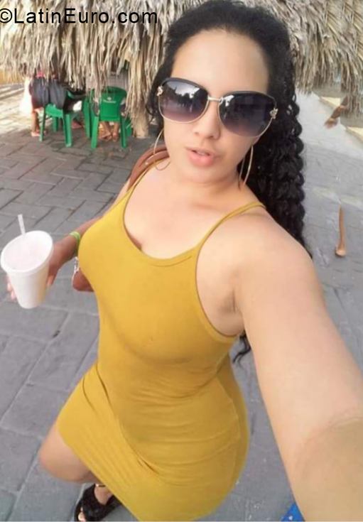 Date this exotic Dominican Republic girl Ironelis from Mao DO37836