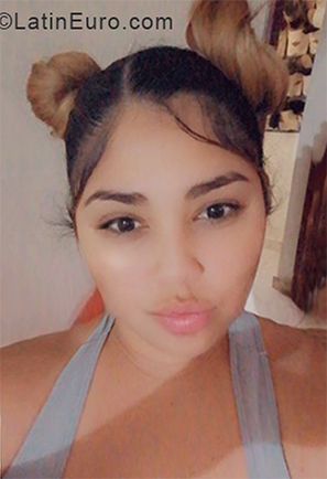 Date this foxy Dominican Republic girl Cielo from Santo Domingo DO37837