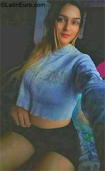 Date this delightful Colombia girl Dani from Cali CO27108