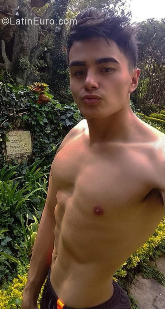 Date this sultry Colombia man Luis from Bogota CO27112