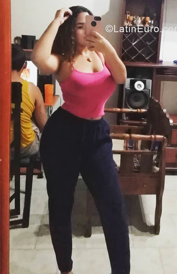 Date this beautiful Venezuela girl Michelle from Acarigua VE3115