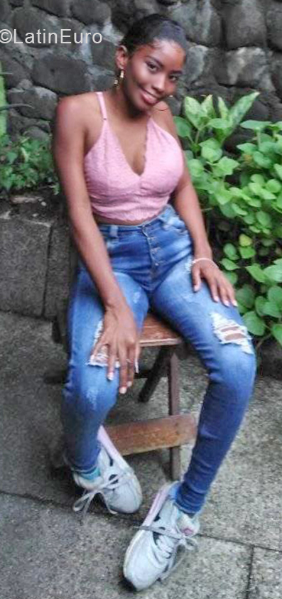 Date this young Colombia girl Jasy from Cali CO27188