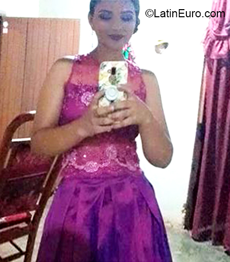 Date this sultry Colombia girl Yenis from Sincelejo CO27259