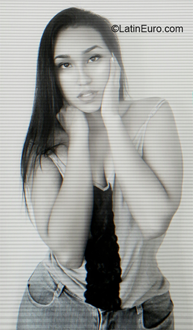 Date this tall Venezuela girl Andrea from Ciudad Guayana VE3175