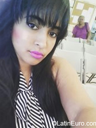 Date this voluptuous Dominican Republic girl Estefany from Santiago DO38093