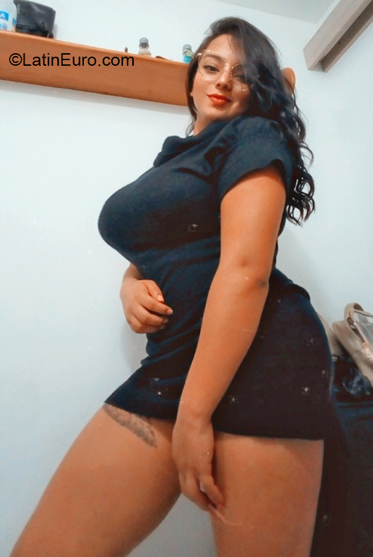 Date this sensual Colombia girl Isabel from Medellin CO27320