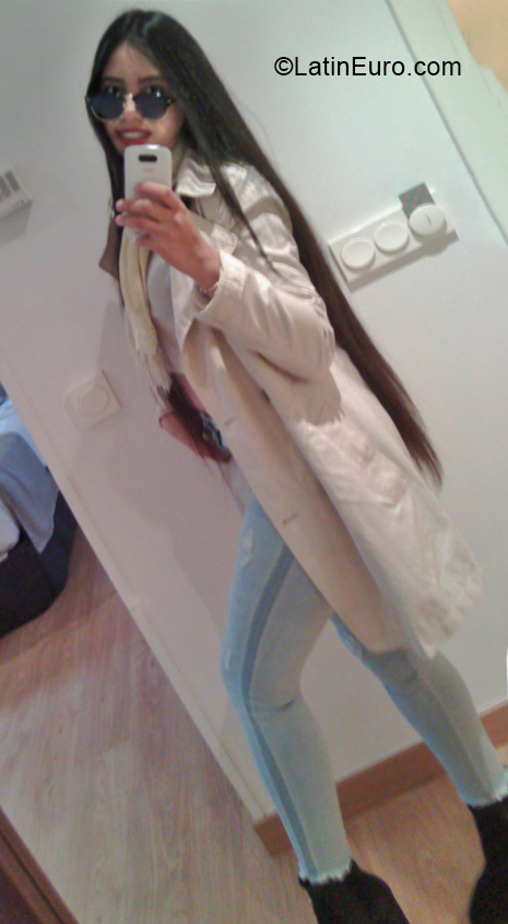 Date this passionate Venezuela girl Joselin from Caracas VE3195