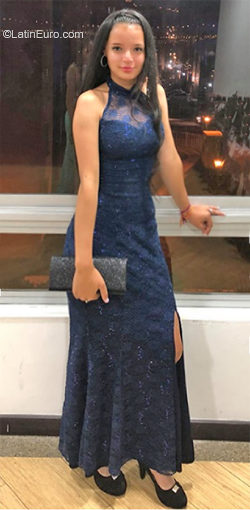 Date this nice looking Colombia girl Brigitte from Soacha CO27361