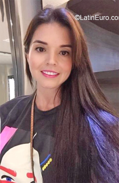 Date this attractive Colombia girl Eri from Pereira CO27364