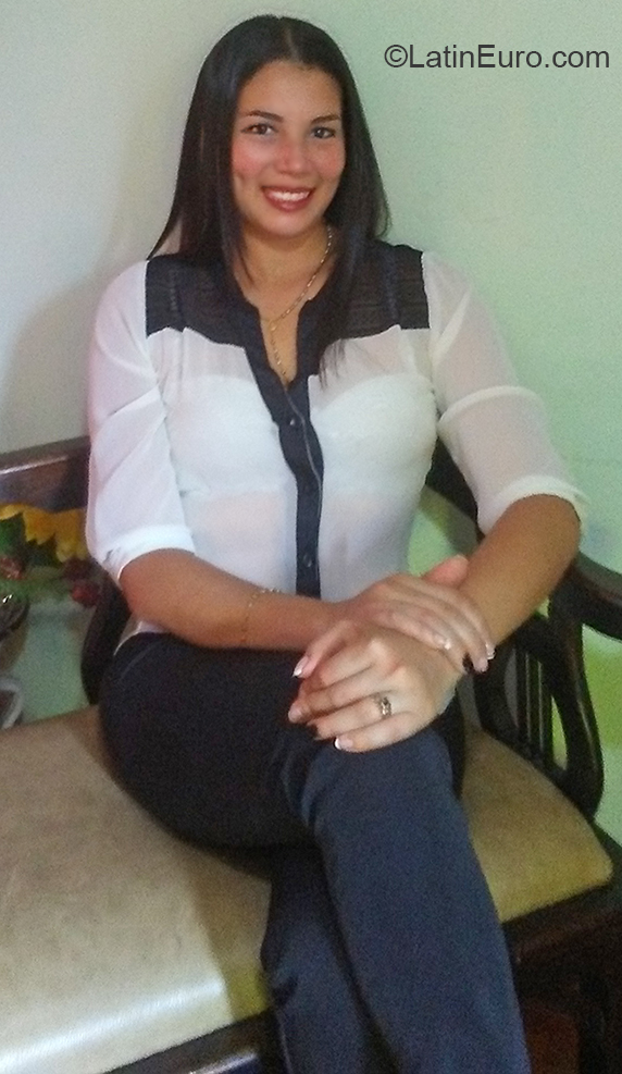 Date this passionate Venezuela girl Maryuri from Acarigua VE3204