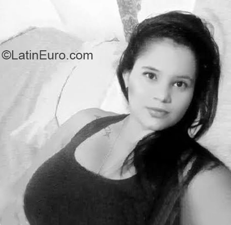 Date this georgeous Colombia girl Ana from Bucaramanga CO27382