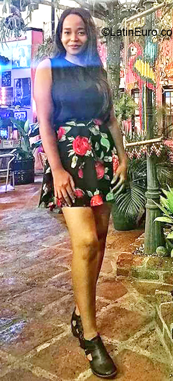 Date this funny Colombia girl Mara from Cali CO27509