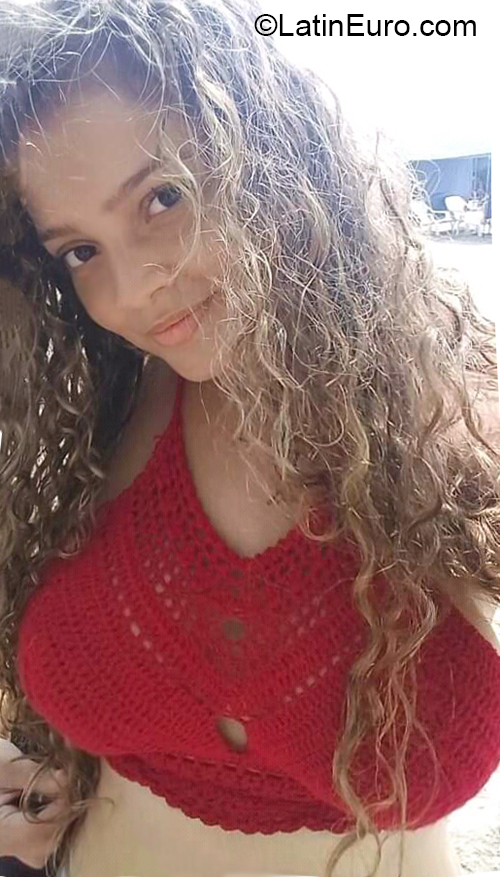 Date this pretty Colombia girl Marcela from Barranquilla CO27516