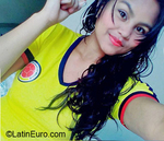 stunning Colombia girl Linet from Bogota CO27587