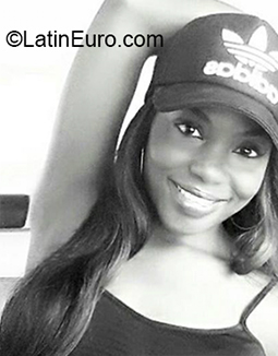 Date this attractive Colombia girl Kidy from Cali CO27671