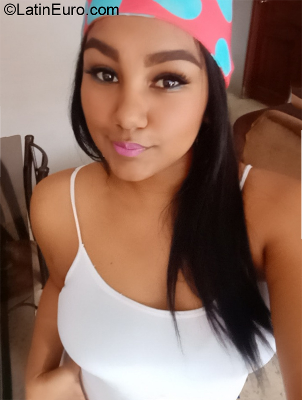 Date this hard body Ecuador girl Daniela from Guayaquil EC550