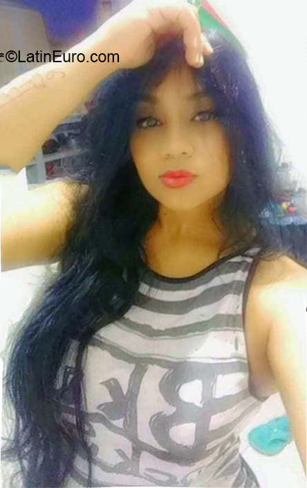 Date this athletic Colombia girl Yuleinis from Cali CO27875
