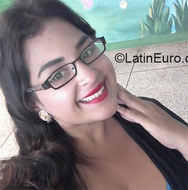 Date this good-looking Venezuela girl Meleidi from Barquisimeto VE3309